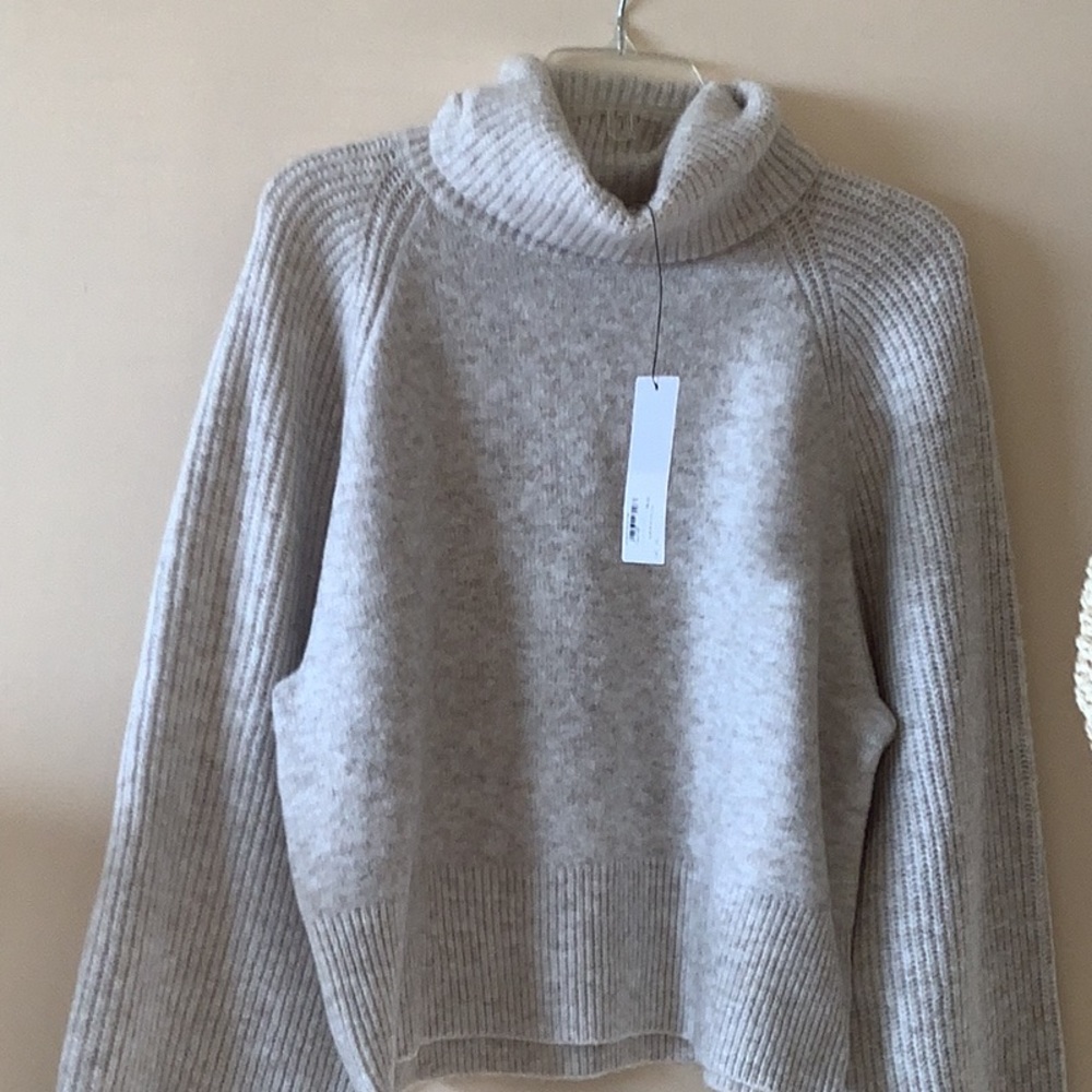 Gorgeous new sweater by Topshop π¦π€π€ - Picture 8 of 12